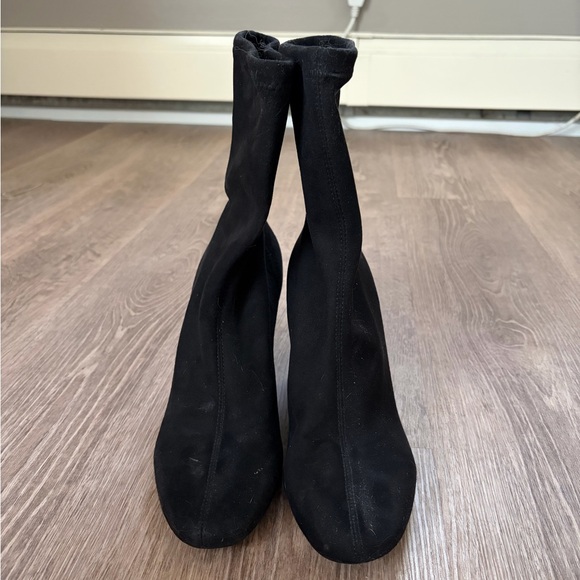 H&M Classic Black Heeled Boots - Picture 3 of 5